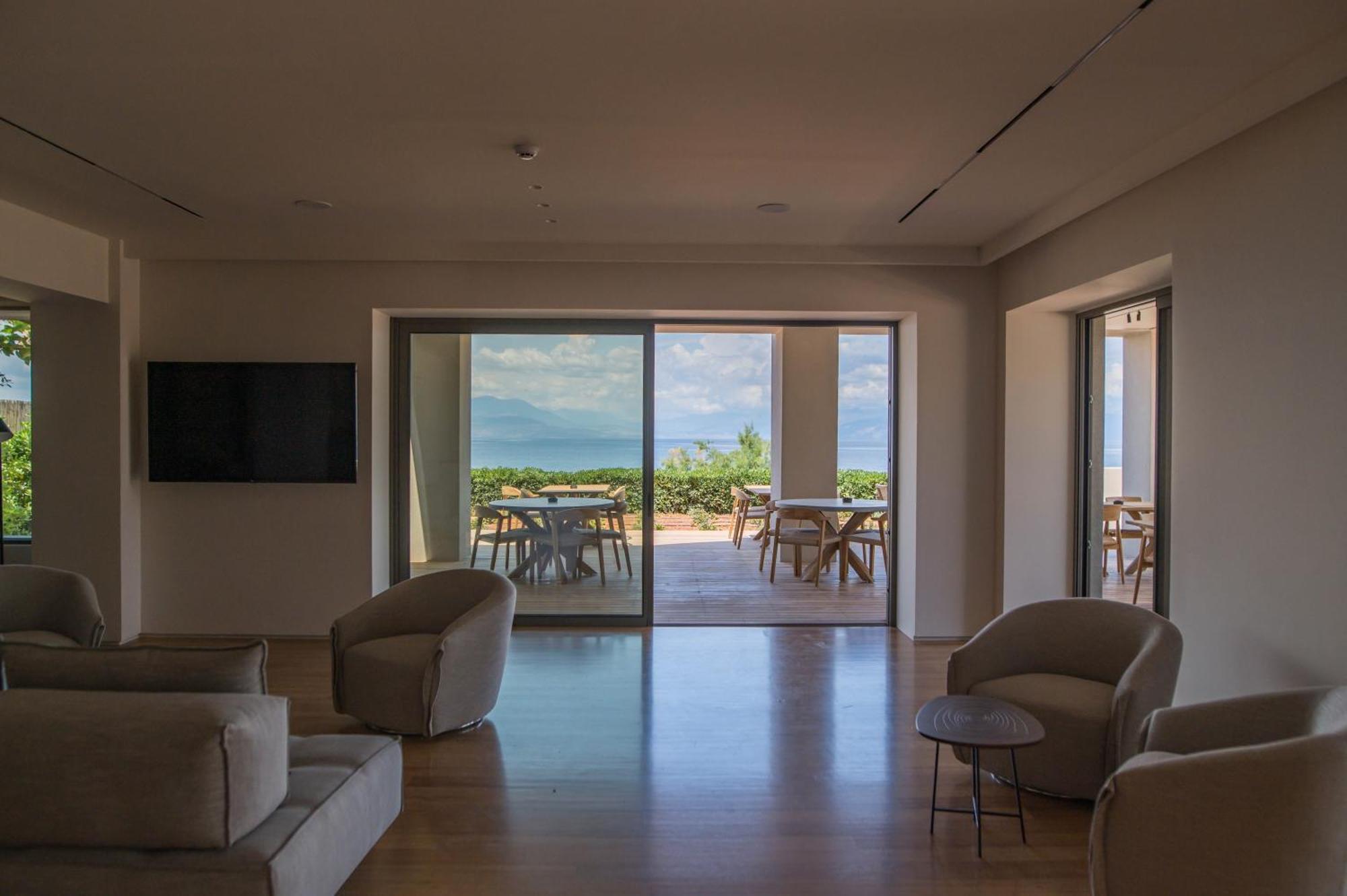 Alissachni Seaside Hotel Дервенион Экстерьер фото
