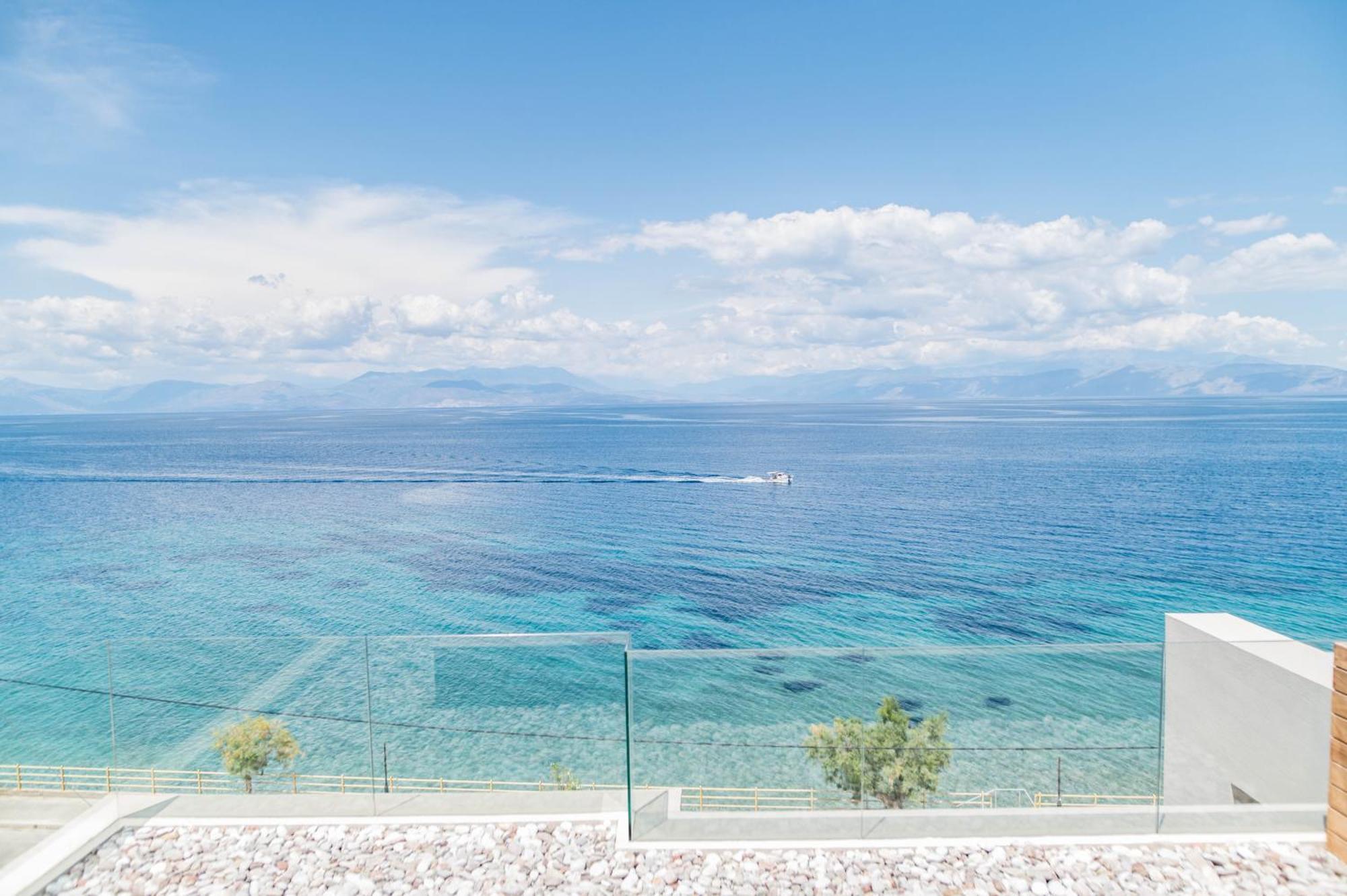 Alissachni Seaside Hotel Дервенион Экстерьер фото